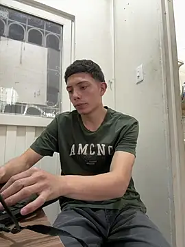 Santiago27x's Webcam Show