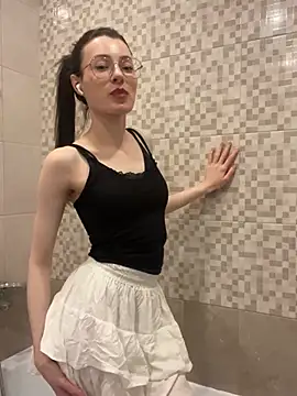 Chat +18 de Mia_meeow ao vivo