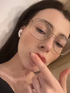 Chatroom XXX en direct de Mia_meeow