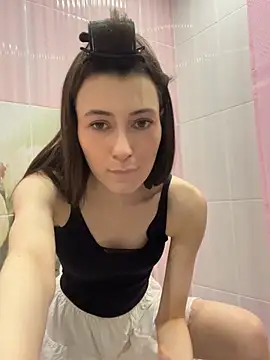 Pokazy przed kamerką – Mia_meeow