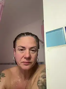 laurataylor13's Webcam Show