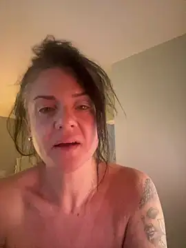 Chat +18 de laurataylor13 ao vivo