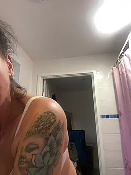 Webkamerová show laurataylor13