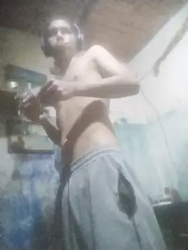 Angepitudo's Webcam Show