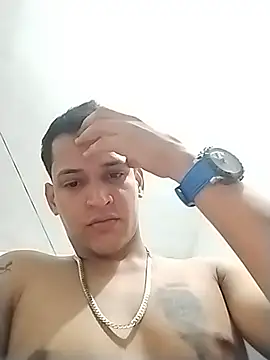 Show modela andressemental na web-kameri