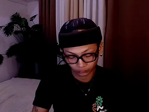 Etherialboytoy4hire 网络视讯表演