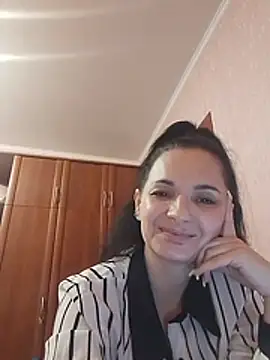 LeylaStaarX Show in webcam