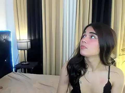 Olivia_Eleanor Show in webcam