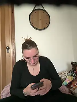 BadGirl-Energy Webcam-Show