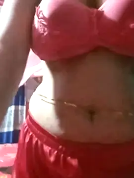 Ava_Ember_J1 Show in webcam