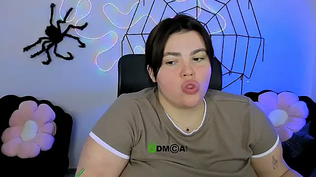 alma_lucky1n Webbikameraesitys