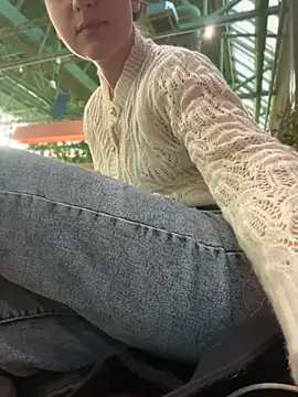 KatyVibes Adlı Modelin Canlı XXX Sohbeti