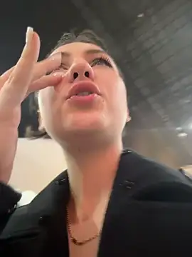 Show modela KatyVibes na web-kameri