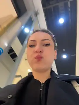 Show modela KatyVibes na web-kameri