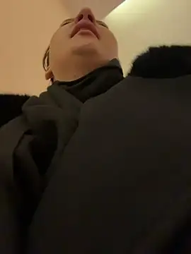KatyVibes Adlı Modelin Canlı XXX Sohbeti