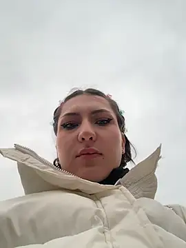 KatyVibes Adlı Modelin Canlı XXX Sohbeti