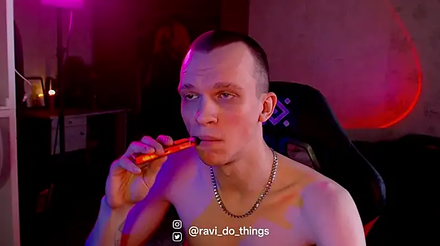 ravi_do_things' Webcam Show