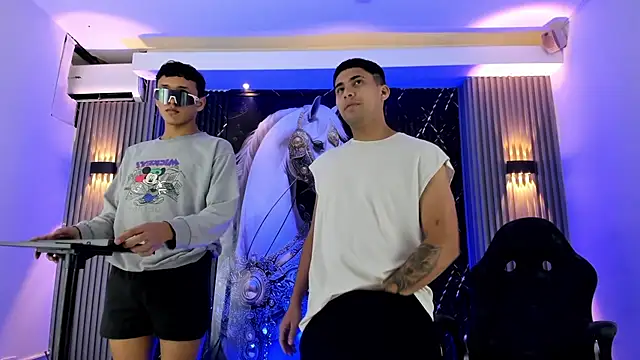 male_diamonds19n Webbikameraesitys