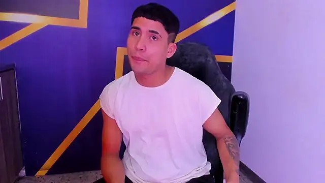 Show Webcam de male_diamonds19