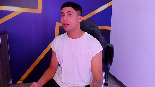 male_diamonds19 Webcam Show