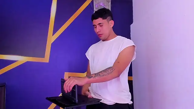הופעת וובקאם של male_diamonds19