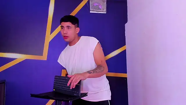 male_diamonds19 Webcamshow