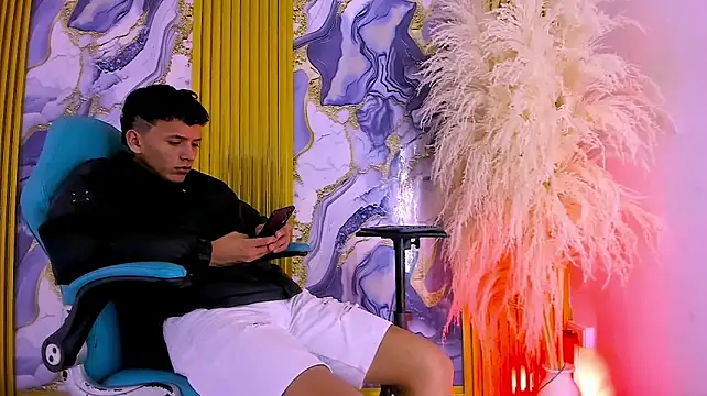 Show modela Liam-londonso na web-kameri