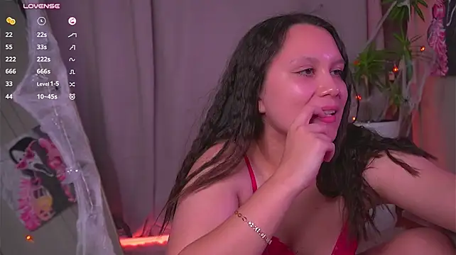 caroline_me's Webcam Show