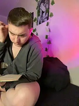 Boy_Big Show in webcam