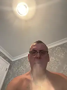 Pokazy przed kamerką – Joeboy007