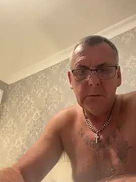 Pokazy przed kamerką – Joeboy007