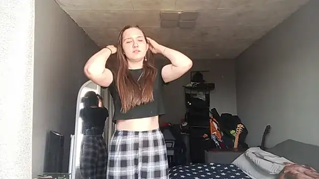 Chat +18 de AlessandraToth ao vivo