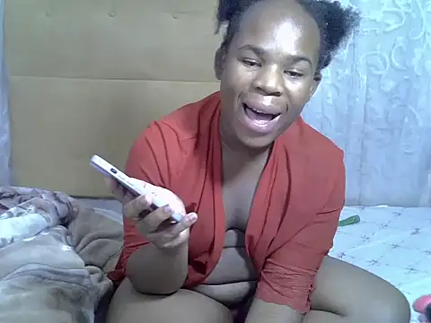 Show modela SheeMale459 na web-kameri