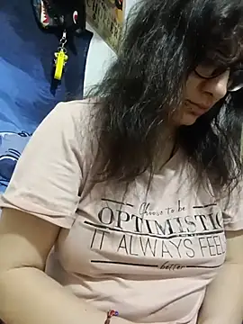 babyelena_ Adlı Modelin Canlı XXX Sohbeti