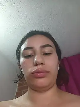 AbriilBloom's Live XXX Chat