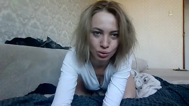 Онлайн чат XXX LoraMorarr