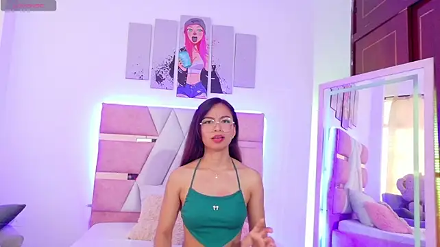 Show modela MaraLuna69 na web-kameri