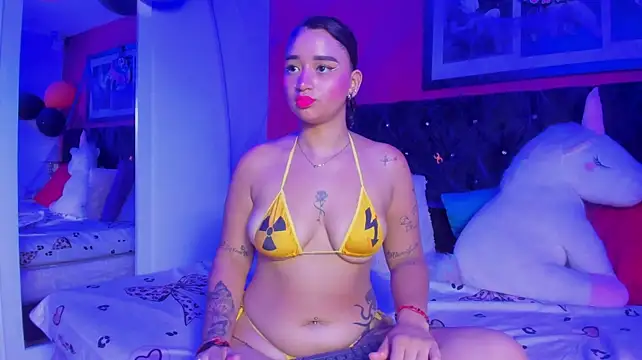 AlexxaGomez's Webcam Show