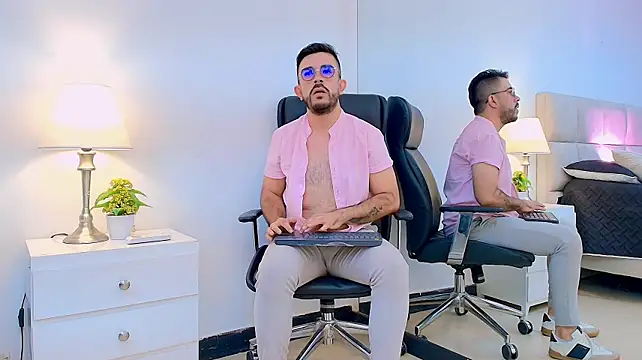 NicoSaint_: вебкам-шоу