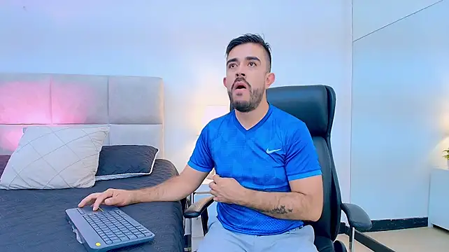 NicoSaint_n Webbikameraesitys