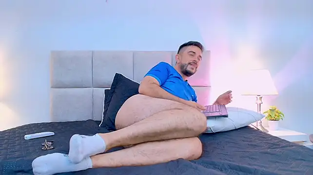 عرض كام NicoSaint_