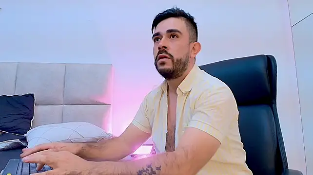 NicoSaint_ Show in webcam