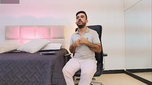 NicoSaint_'s Webcam Show