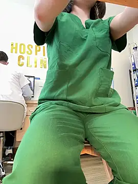 Pokazy przed kamerką – secretly_masturbating