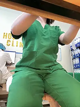 secretly_masturbating webcam show