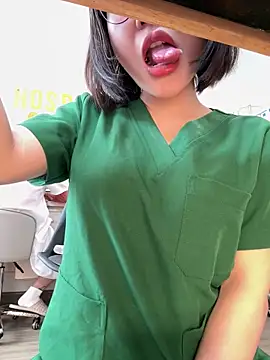secretly_masturbating Show Webcam