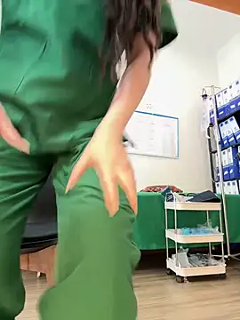 Pokazy przed kamerką – secretly_masturbating