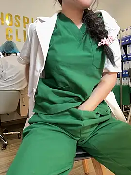 secretly_masturbating Show in webcam
