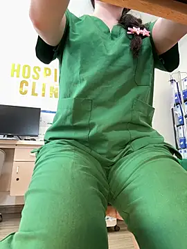 secretly_masturbating Show Webcam