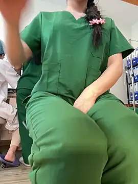 secretly_masturbating Show in webcam